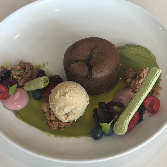 Meet your Posher, Julie - Picture 1 of 1